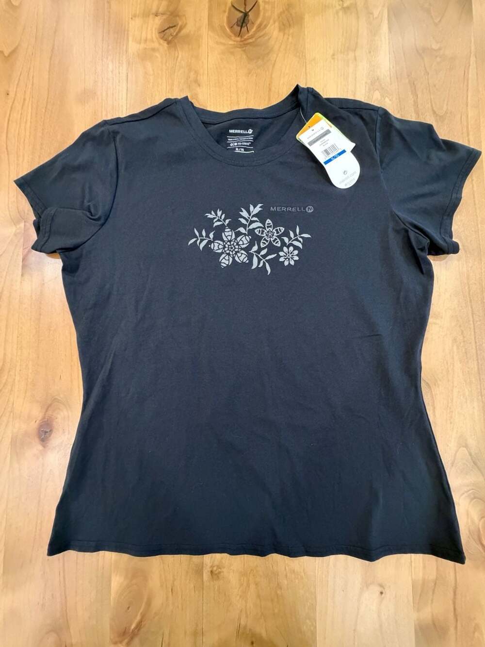 Merrell Kauai T-Shirt Size XL Black Organic Cotton Floral Graphic NWT